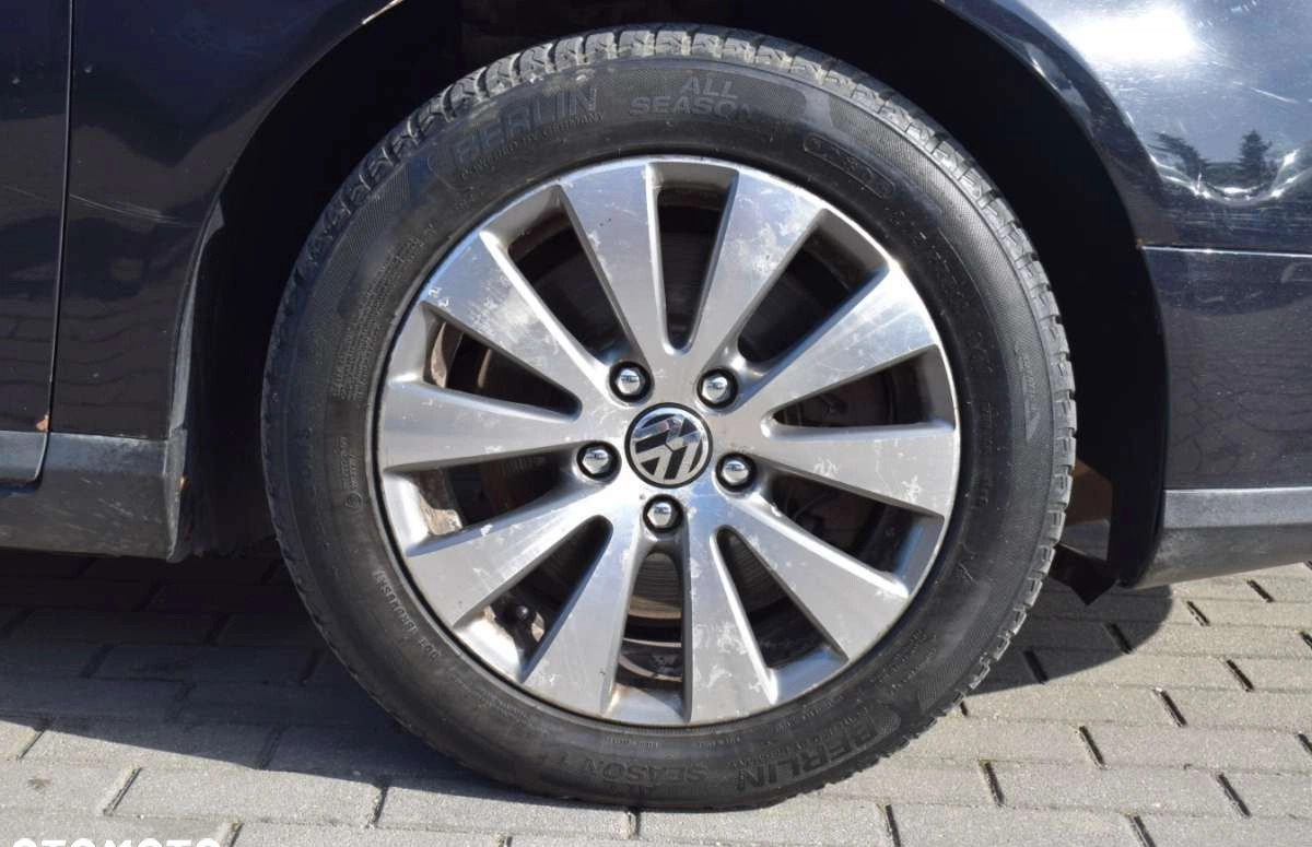 Volkswagen Passat cena 19900 przebieg: 301139, rok produkcji 2006 z Tczew małe 742